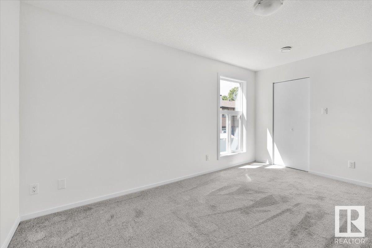 Photo 18 of 23 3111 142 Av Nw, Edmonton AB