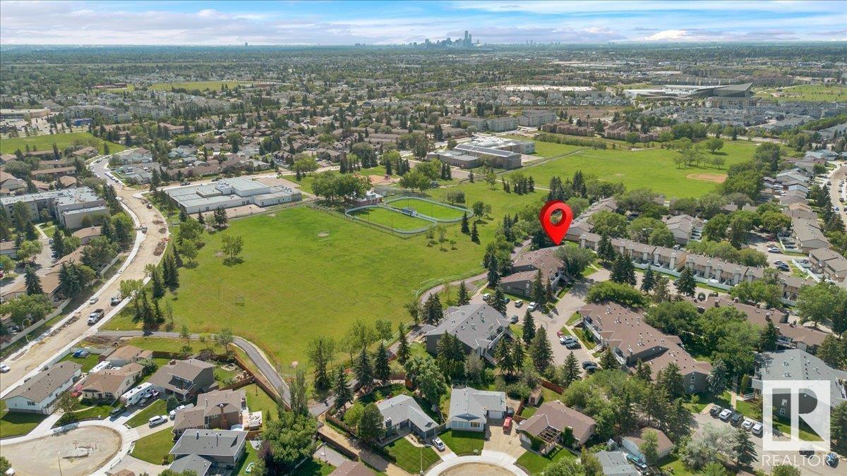 Photo 5 of 23 3111 142 Av Nw, Edmonton AB