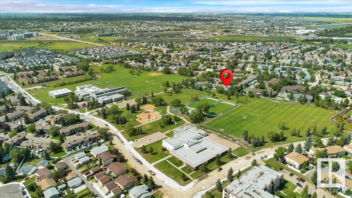 Photo 13 of 23 3111 142 Av Nw, Edmonton AB