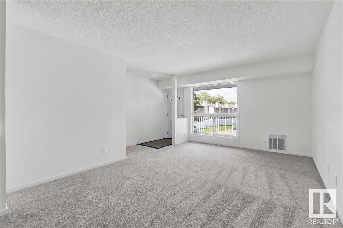 Photo 45 of 23 3111 142 Av Nw, Edmonton AB