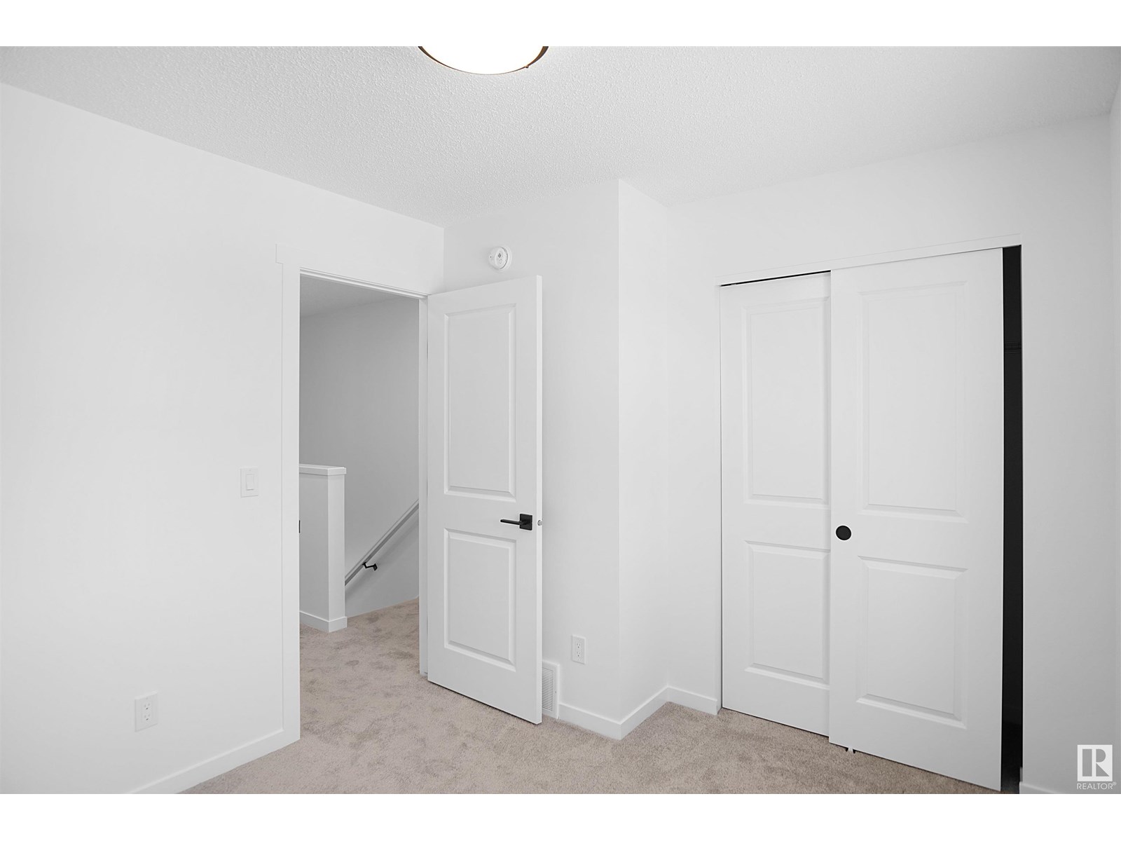 Photo 11 of 4286 Kinglet Dr Nw, Edmonton AB