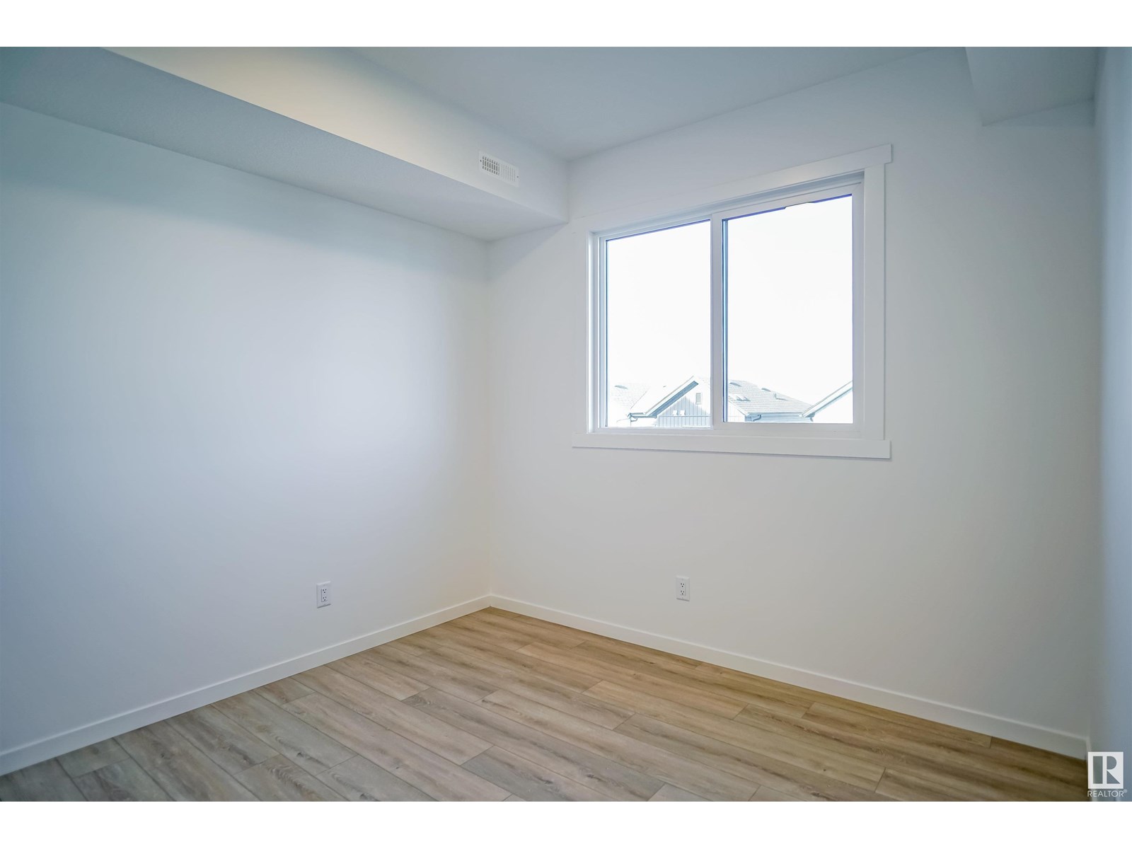 Photo 2 of 205 9207 228 St Nw, Edmonton AB