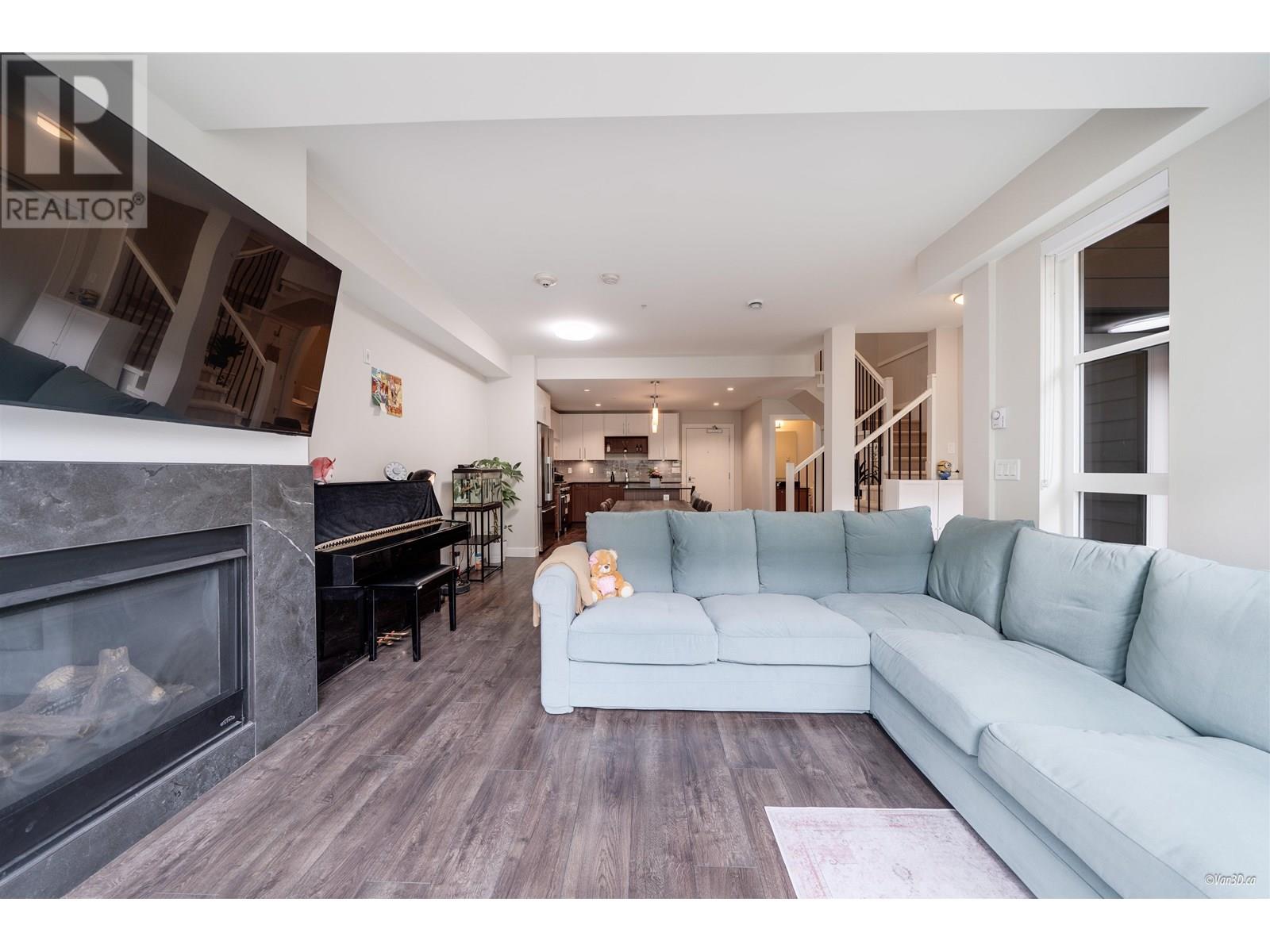 Photo 1 of 18 13040 No 2 Road, Richmond BC