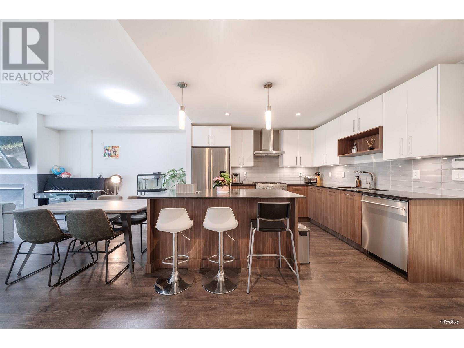 Photo 20 of 18 13040 No 2 Road, Richmond BC