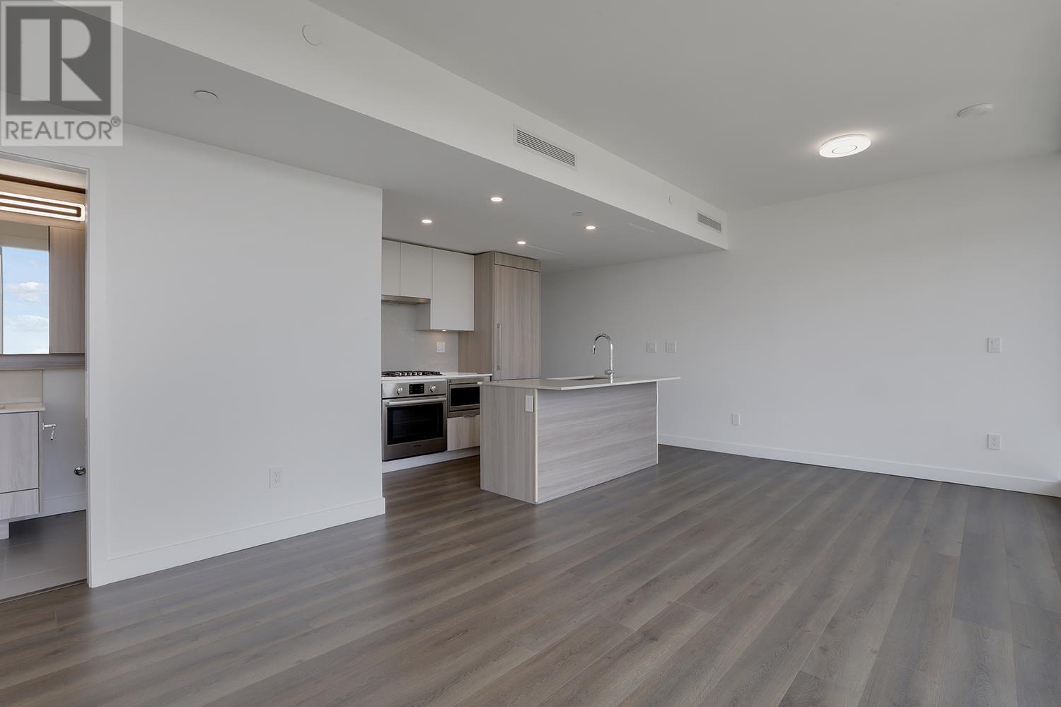 Photo 8 of 1106 901 Lougheed Highway, Coquitlam BC