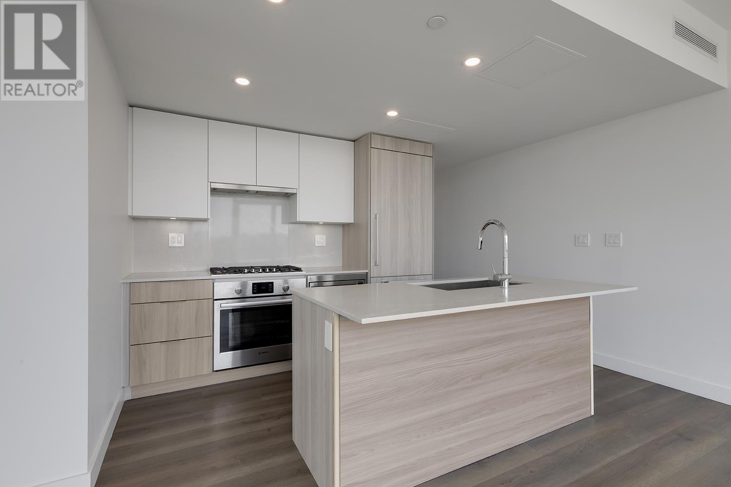 Photo 11 of 1106 901 Lougheed Highway, Coquitlam BC