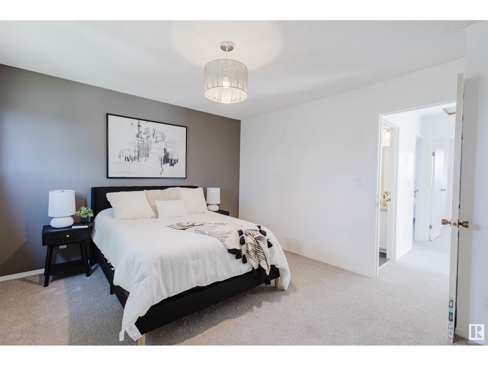 Photo 9 of 7515 184 St Nw, Edmonton AB