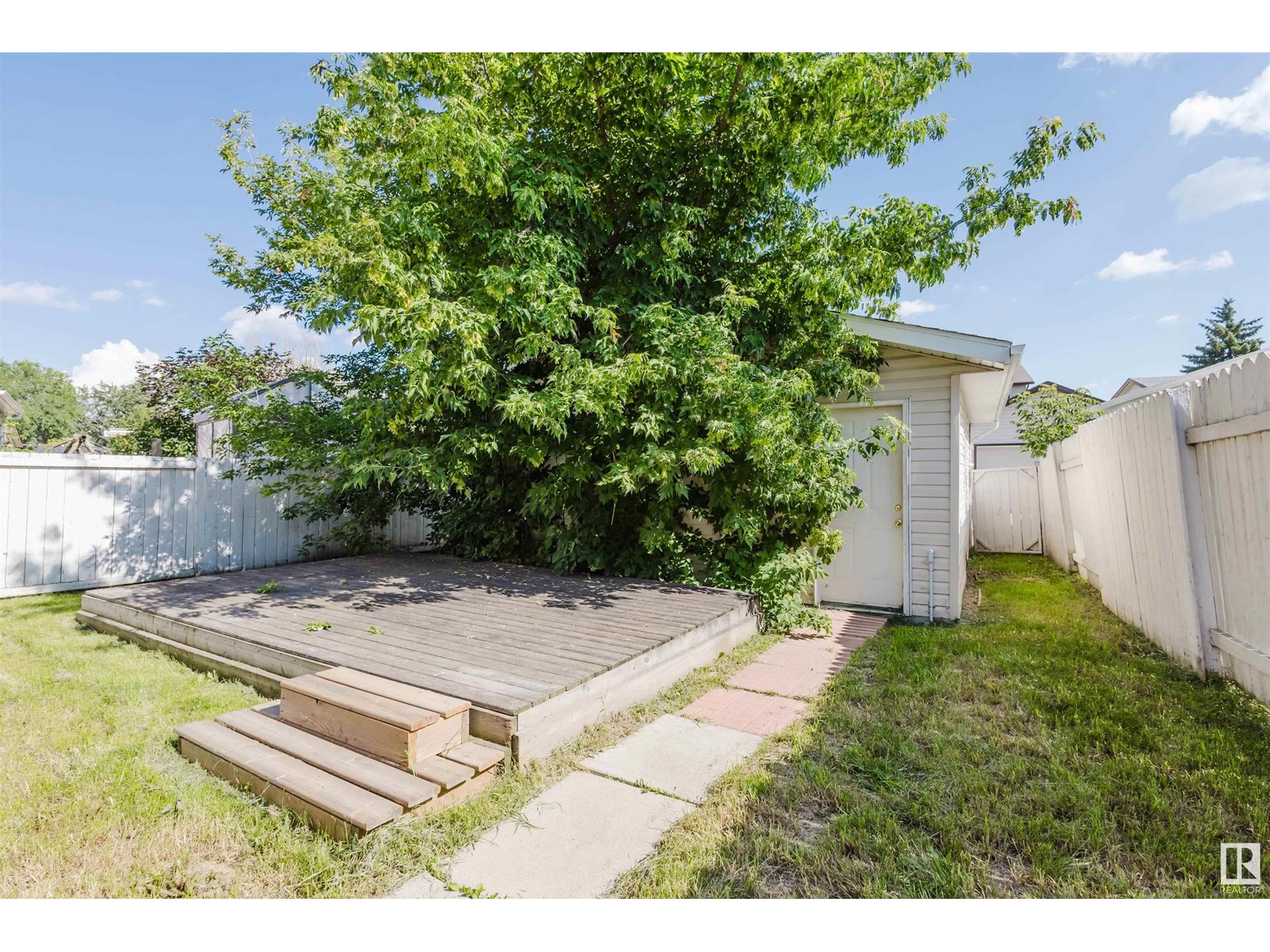 Photo 14 of 7515 184 St Nw, Edmonton AB