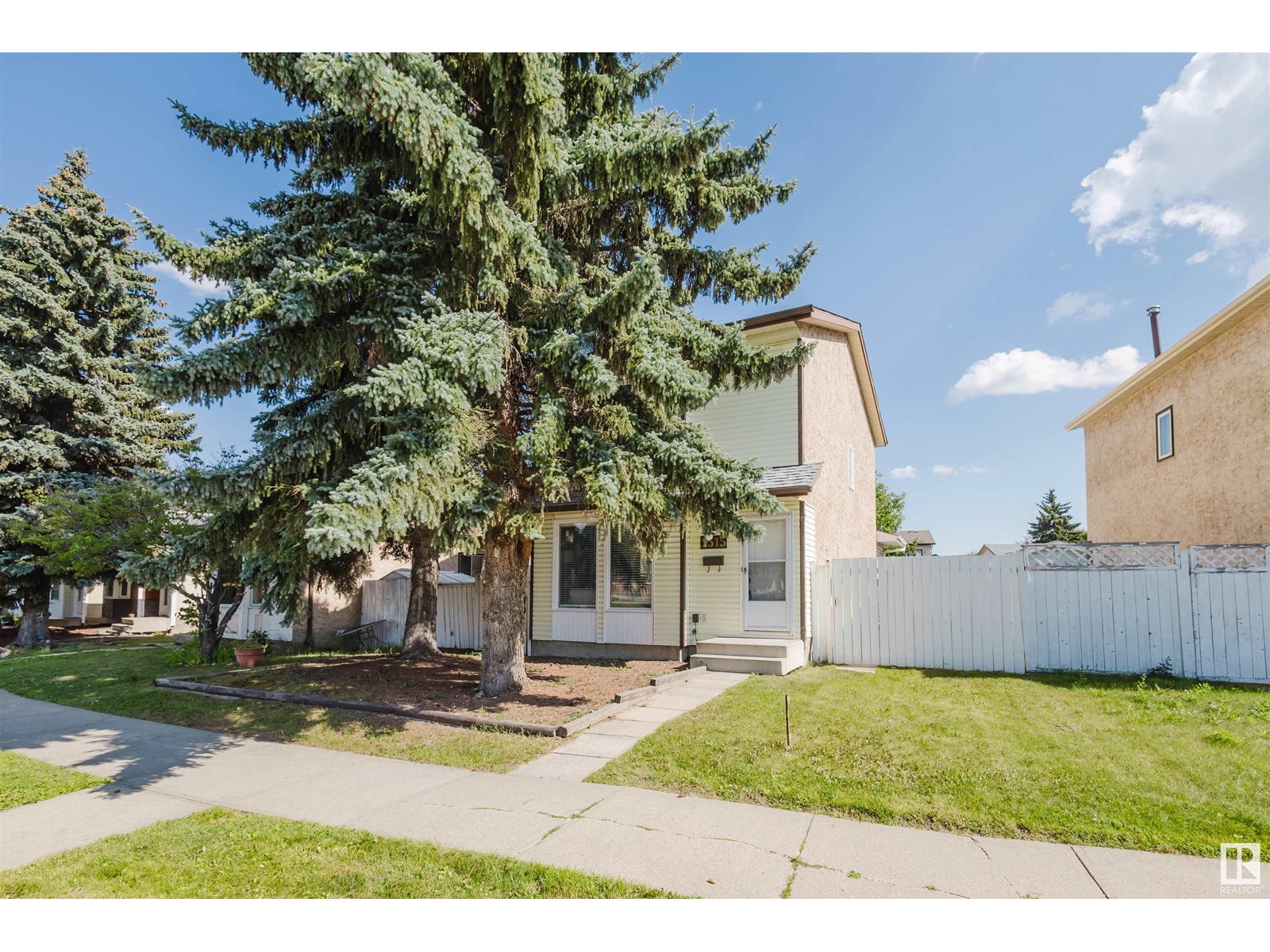 Photo 4 of 7515 184 St Nw, Edmonton AB