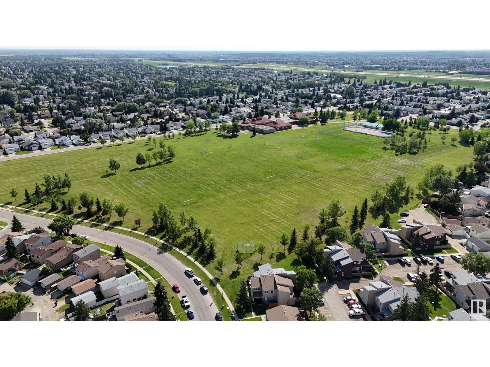 Photo 12 of 7515 184 St Nw, Edmonton AB