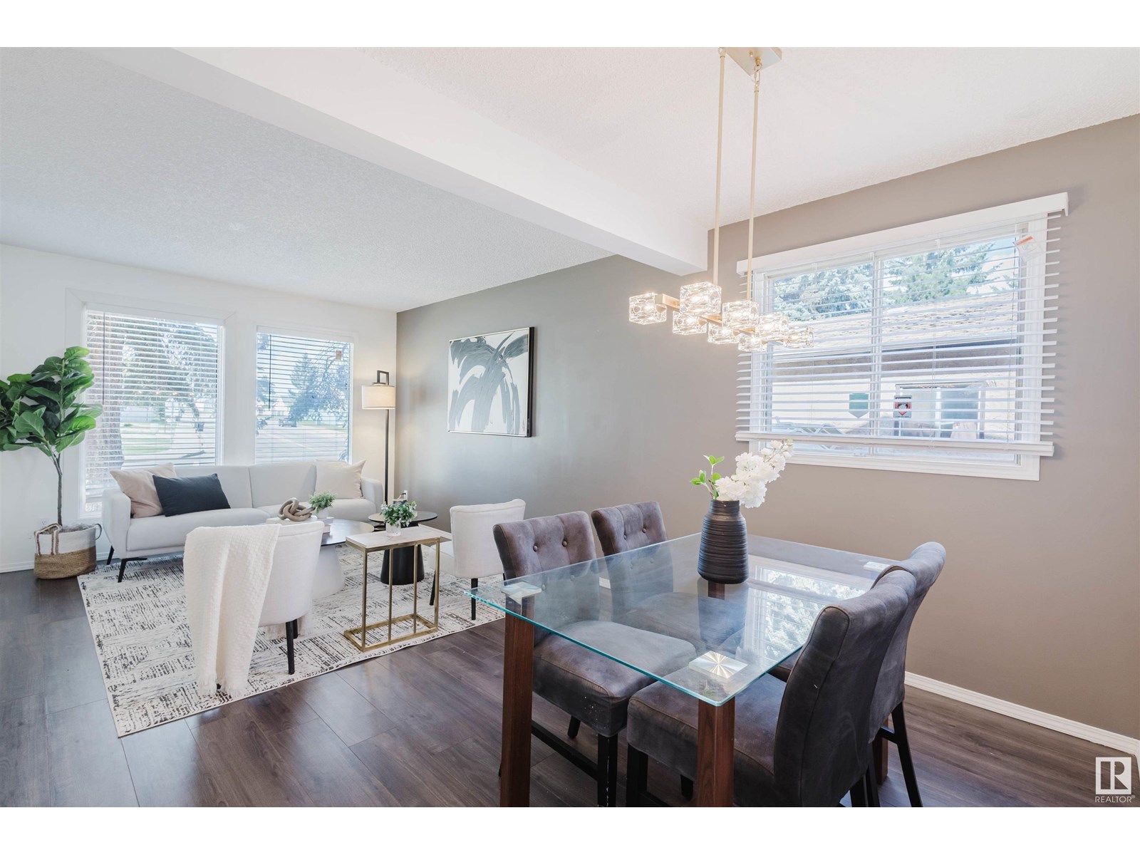 Photo 10 of 7515 184 St Nw, Edmonton AB