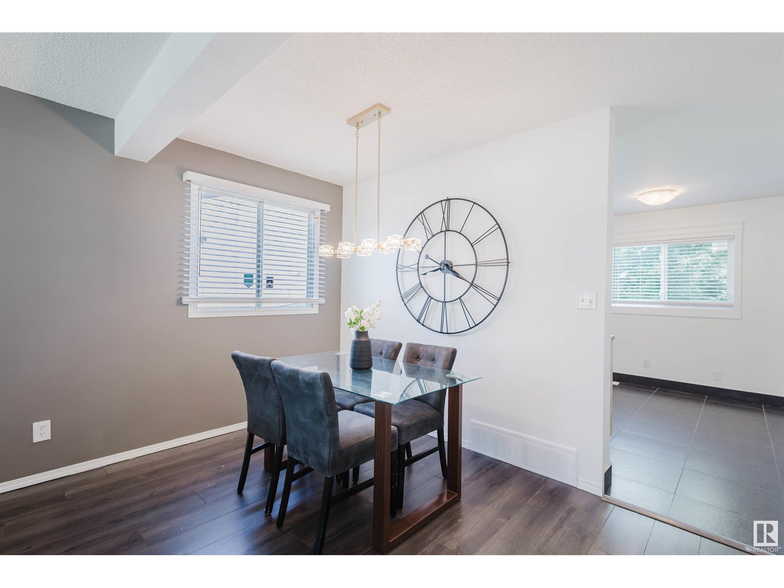 Photo 3 of 7515 184 St Nw, Edmonton AB