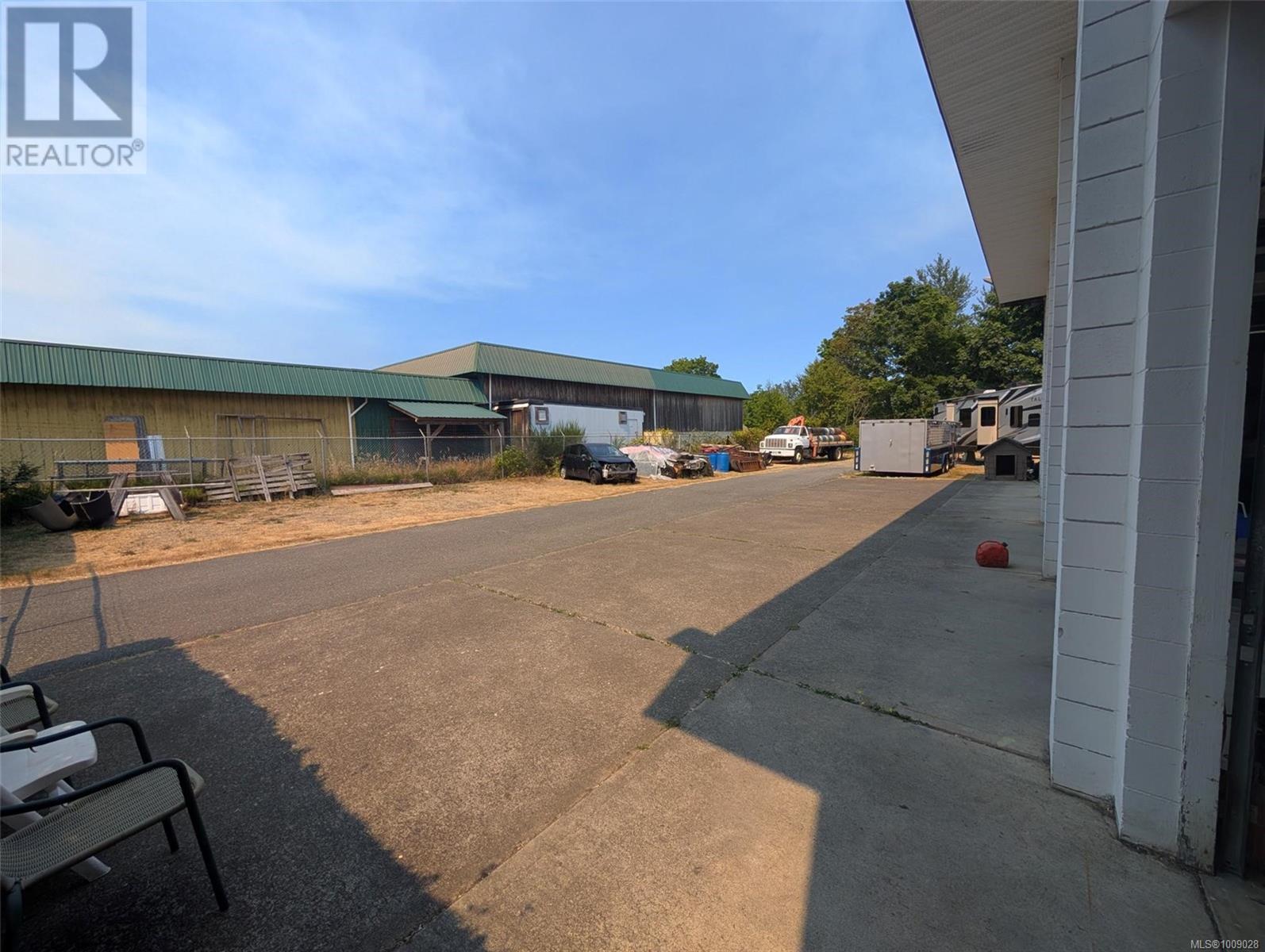 Photo 20 of 253 Fern Rd, Qualicum Beach BC