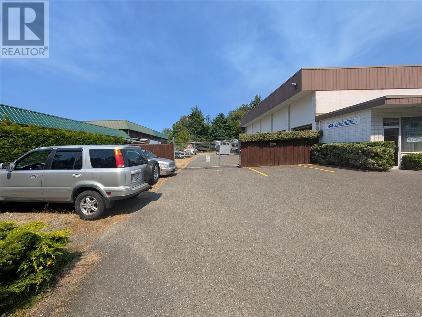 Photo 26 of 253 Fern Rd, Qualicum Beach BC