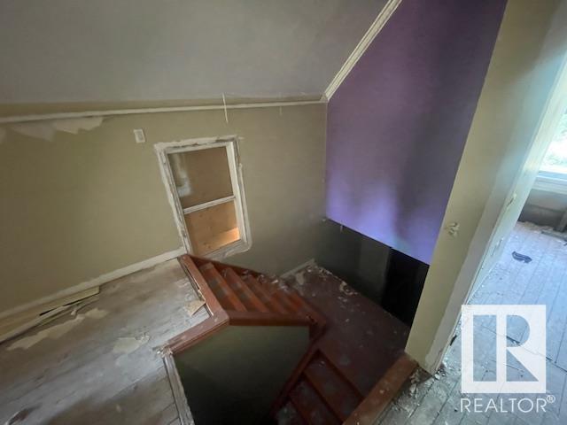 Photo 6 of 11721 94 St Nw, Edmonton AB