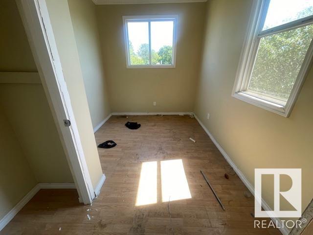 Photo 10 of 11721 94 St Nw, Edmonton AB