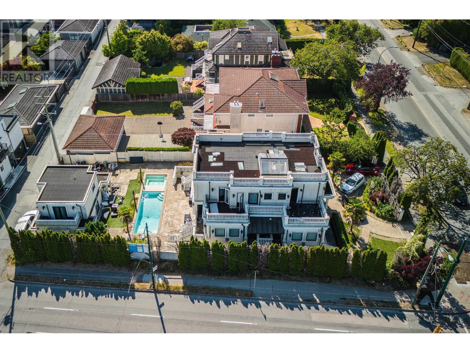 Photo 4 of 1010 W 57th Avenue, Vancouver BC