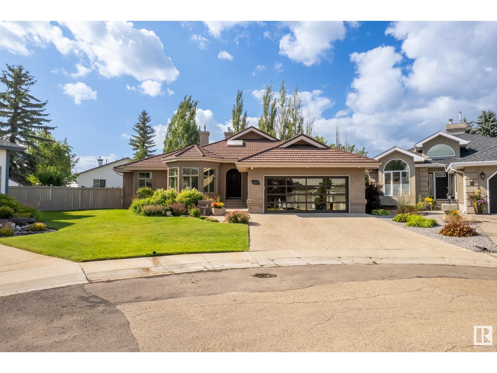 Photo 2 of 560 Twin Brooks Ba Nw Nw, Edmonton AB