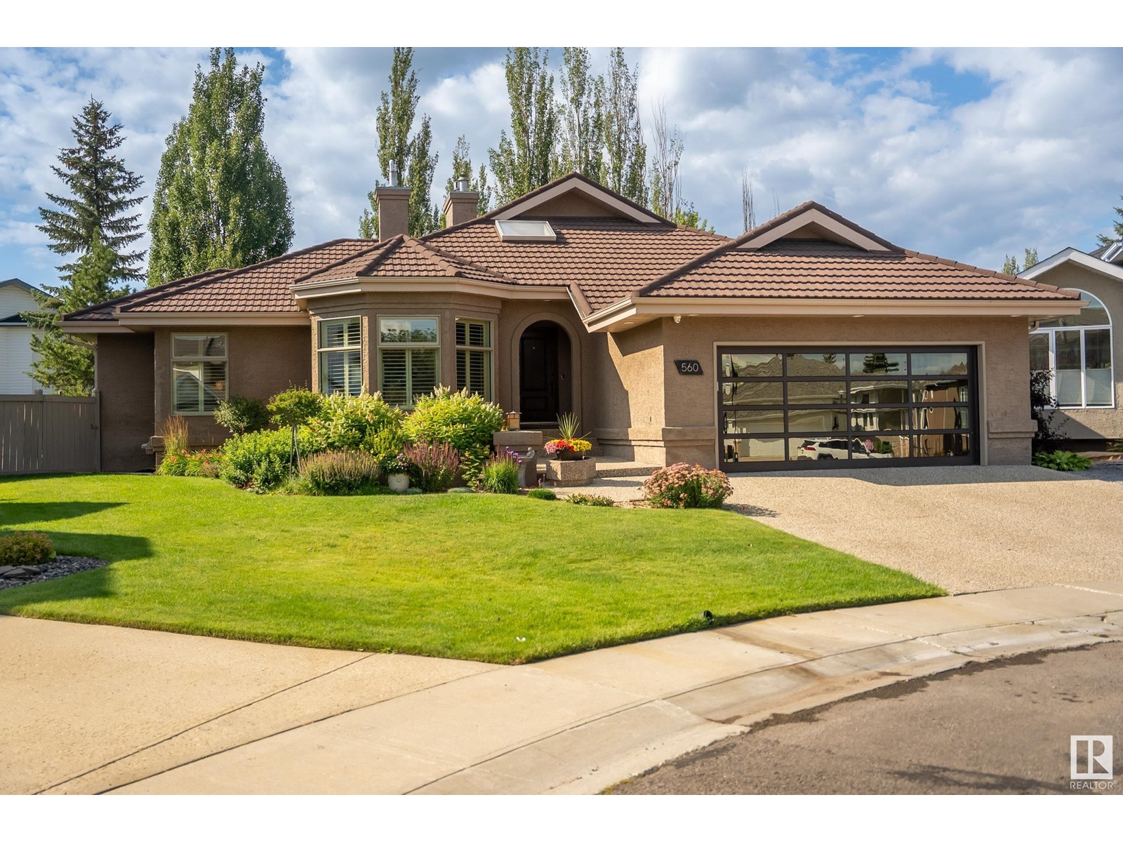 Photo 1 of 560 Twin Brooks Ba Nw Nw, Edmonton AB