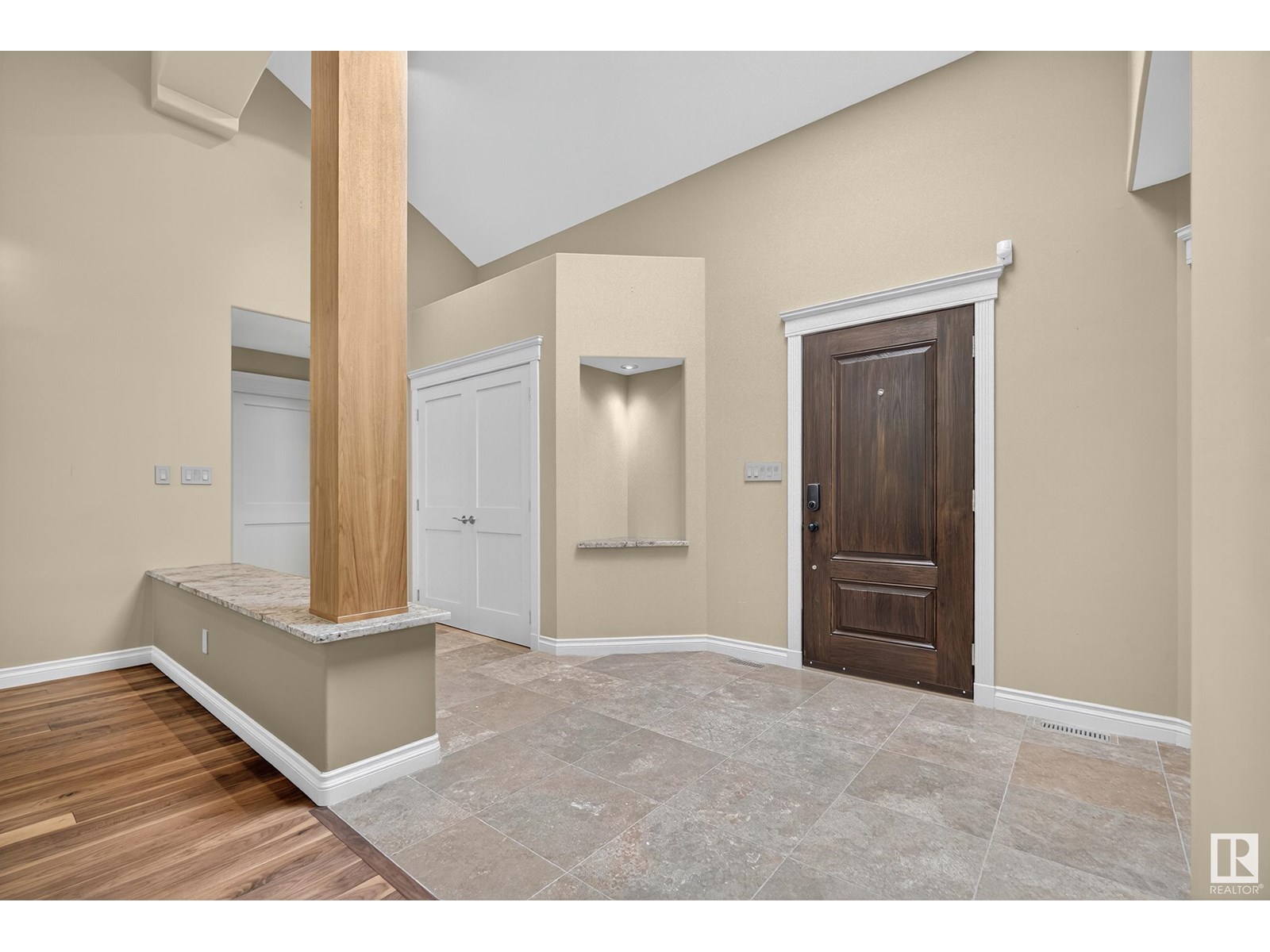 Photo 6 of 560 Twin Brooks Ba Nw Nw, Edmonton AB