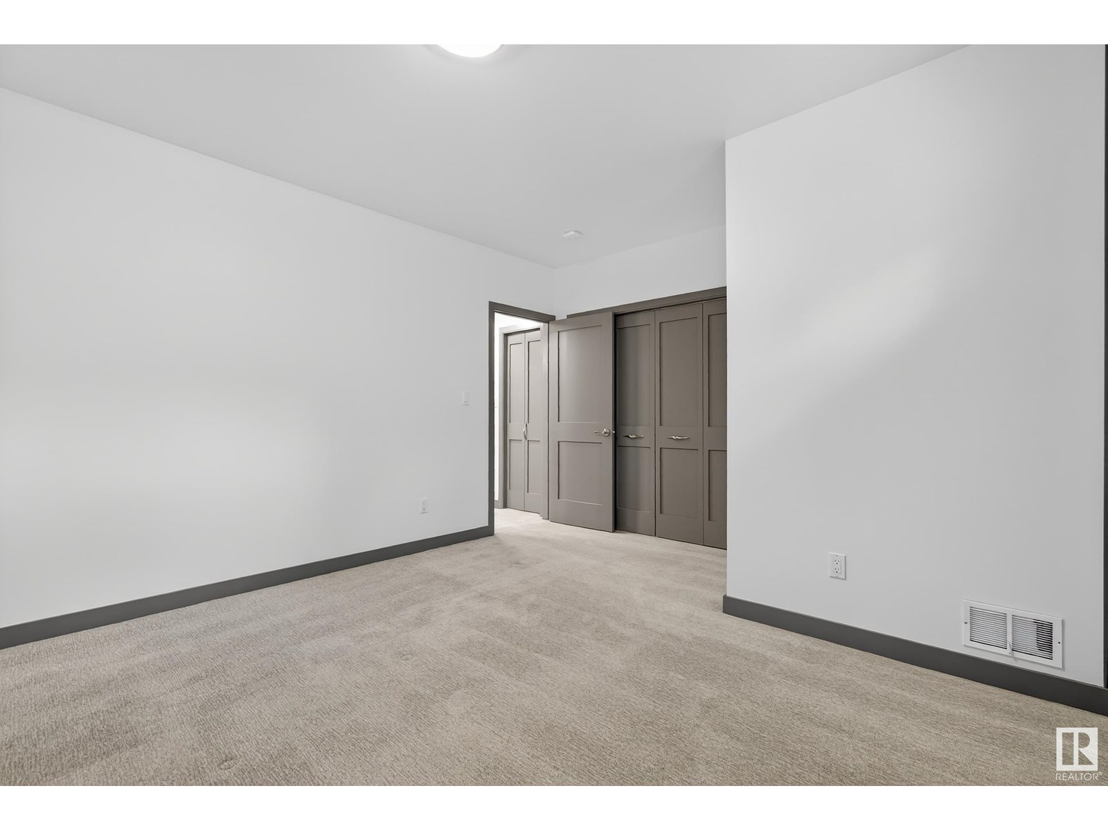 Photo 38 of 560 Twin Brooks Ba Nw Nw, Edmonton AB