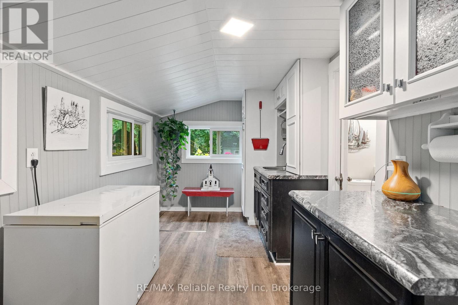 Photo 21 of 28 Catherine Street, Bluewater ON