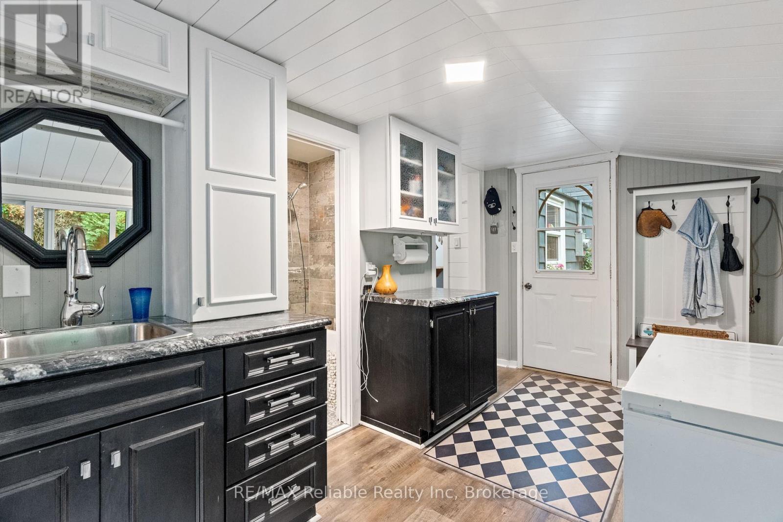 Photo 22 of 28 Catherine Street, Bluewater ON