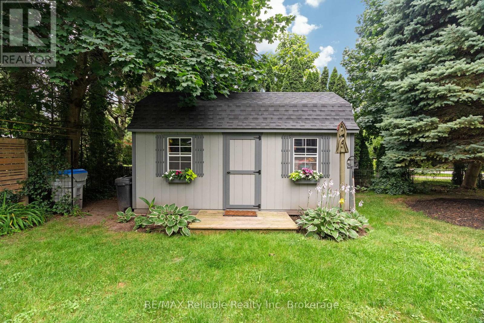 Photo 26 of 28 Catherine Street, Bluewater ON