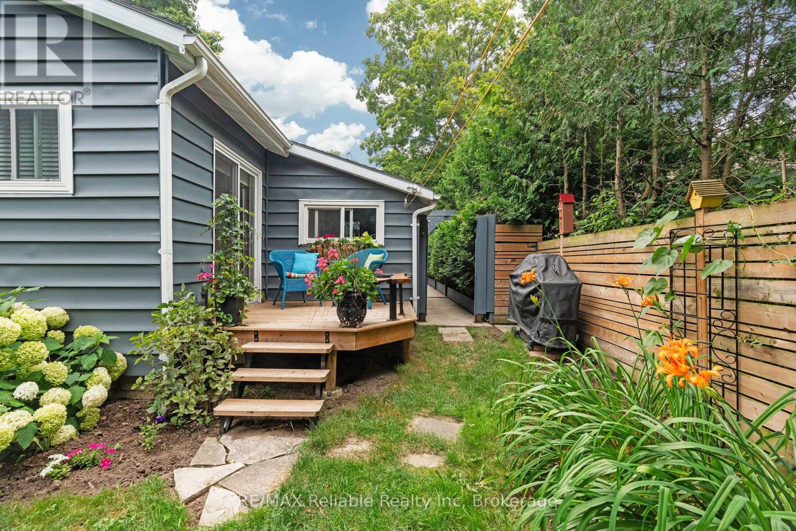 Photo 27 of 28 Catherine Street, Bluewater ON