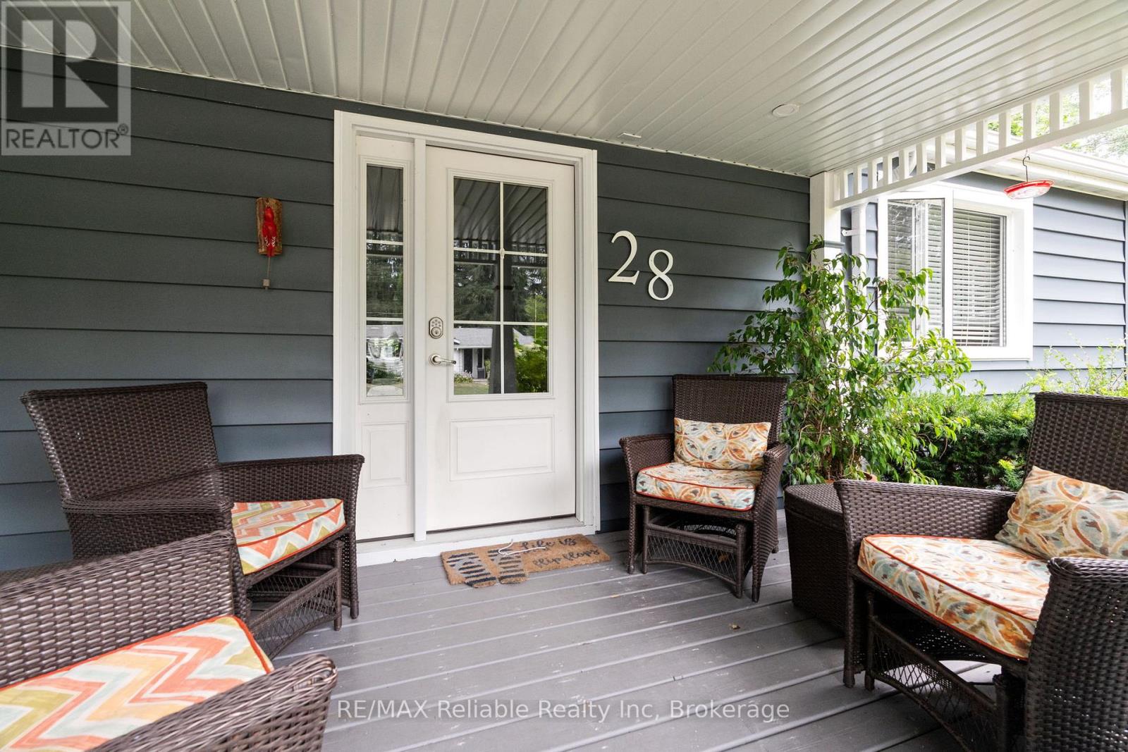 Photo 4 of 28 Catherine Street, Bluewater ON