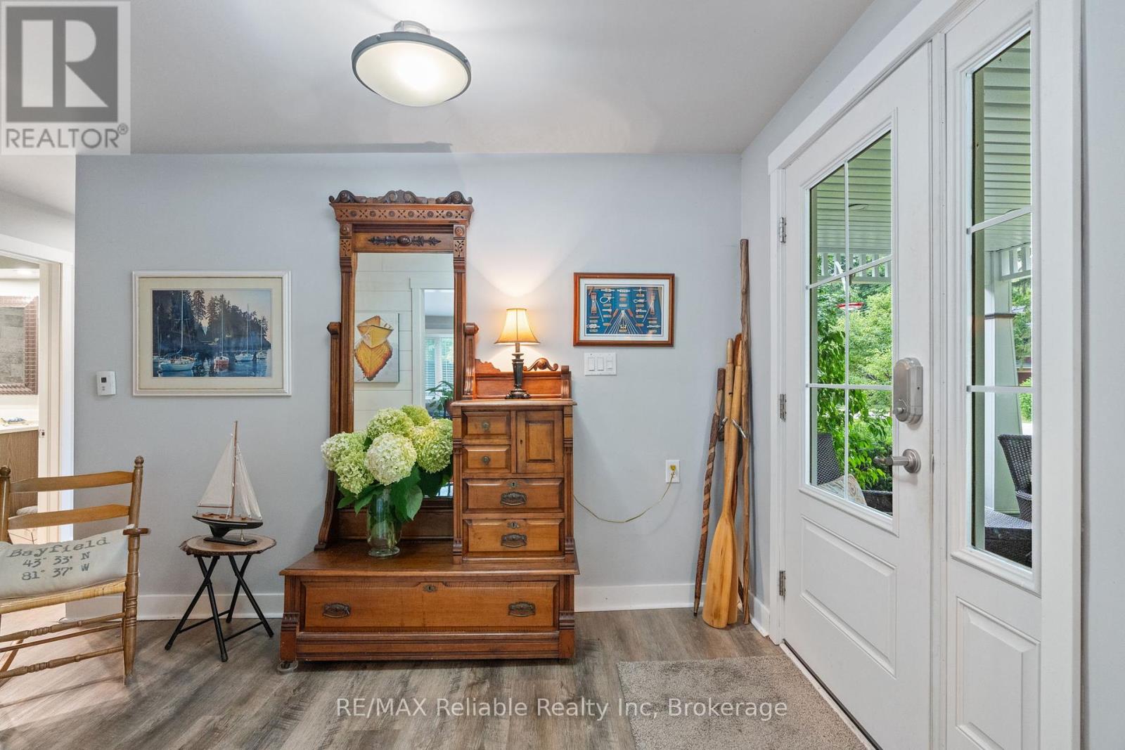 Photo 6 of 28 Catherine Street, Bluewater ON