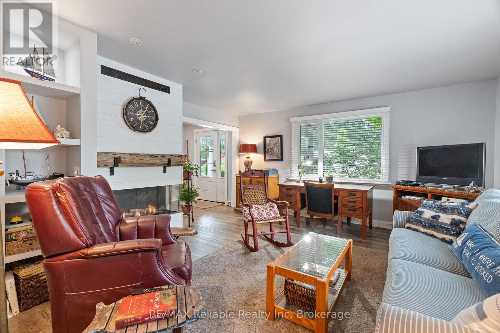 Photo 9 of 28 Catherine Street, Bluewater ON