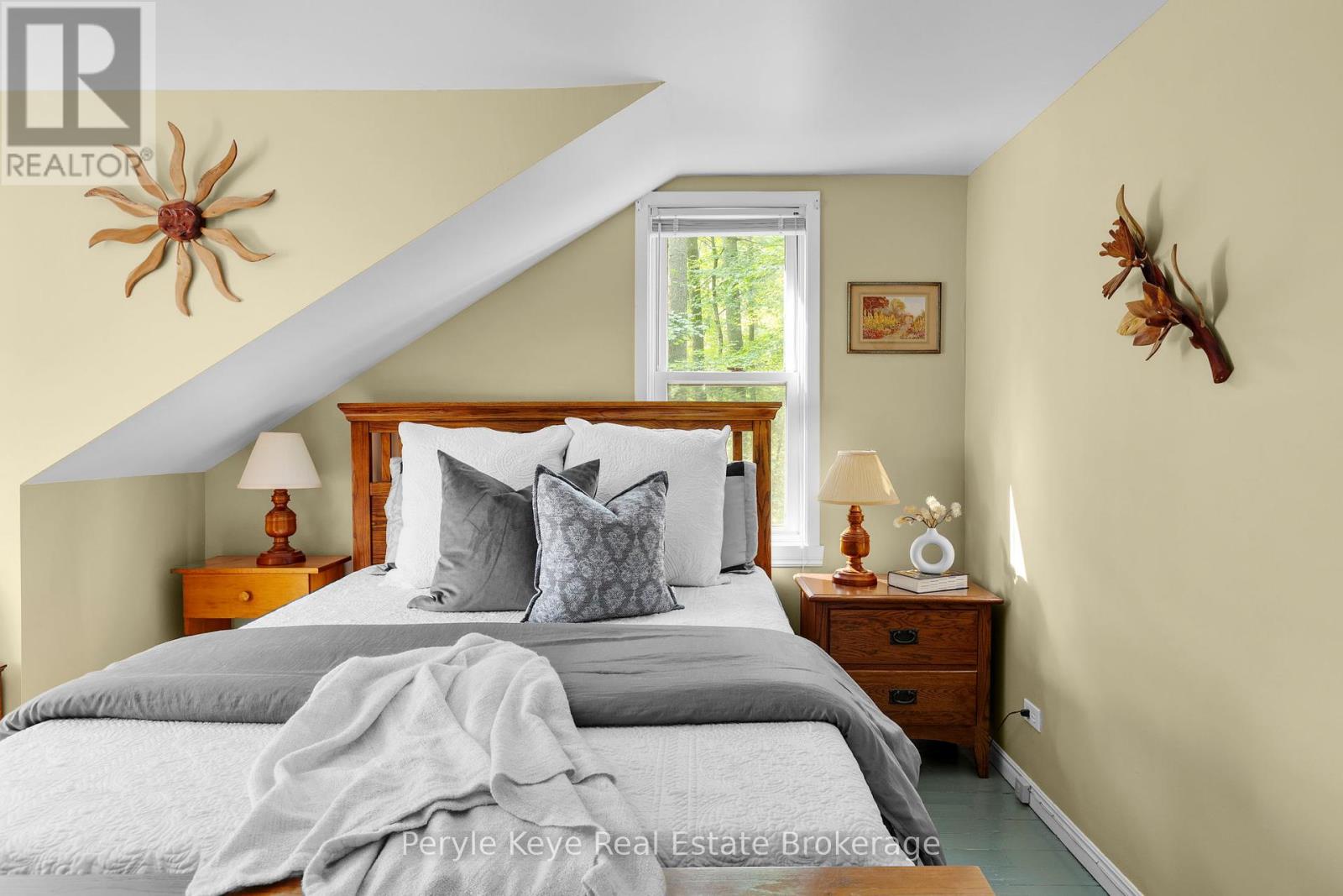 Photo 26 of 136 Deer Lake Road, Huntsville ON
