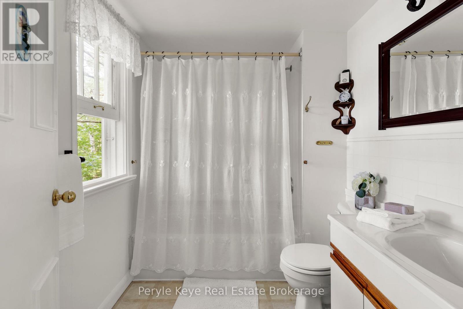 Photo 30 of 136 Deer Lake Road, Huntsville ON