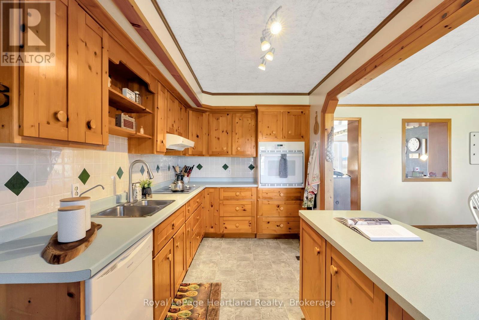 Photo 19 of 45870 Creamery Road, Howick ON