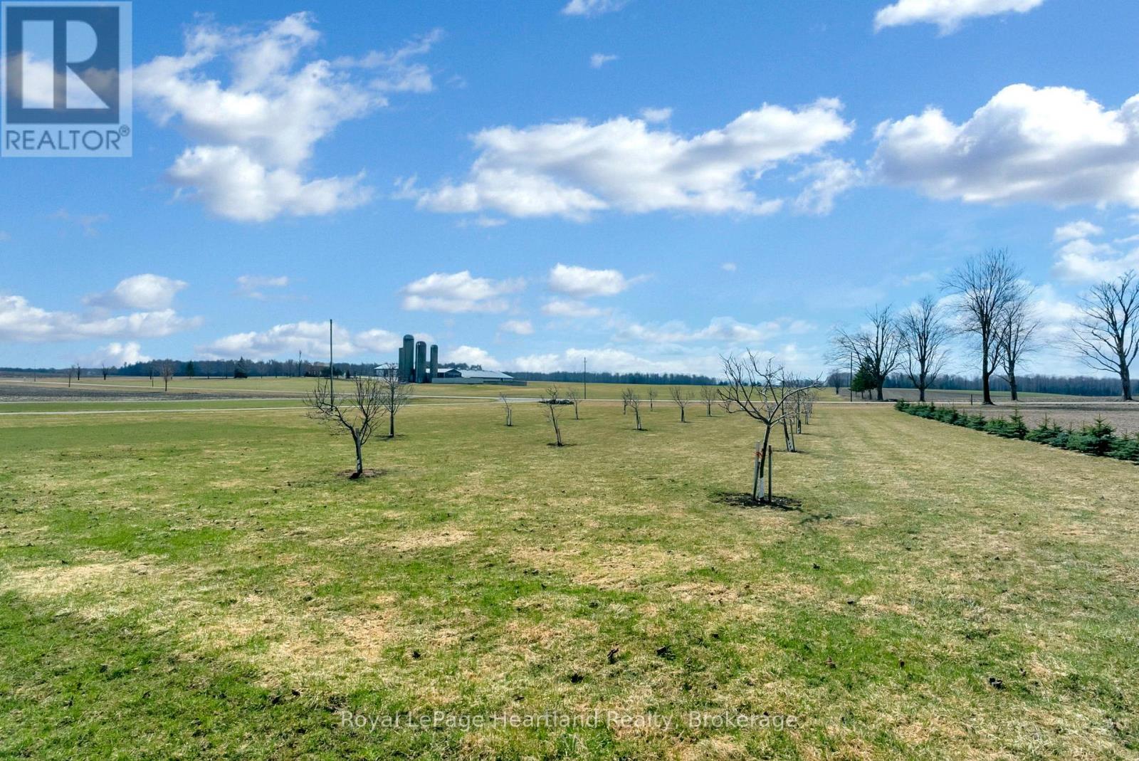 Photo 8 of 45870 Creamery Road, Howick ON