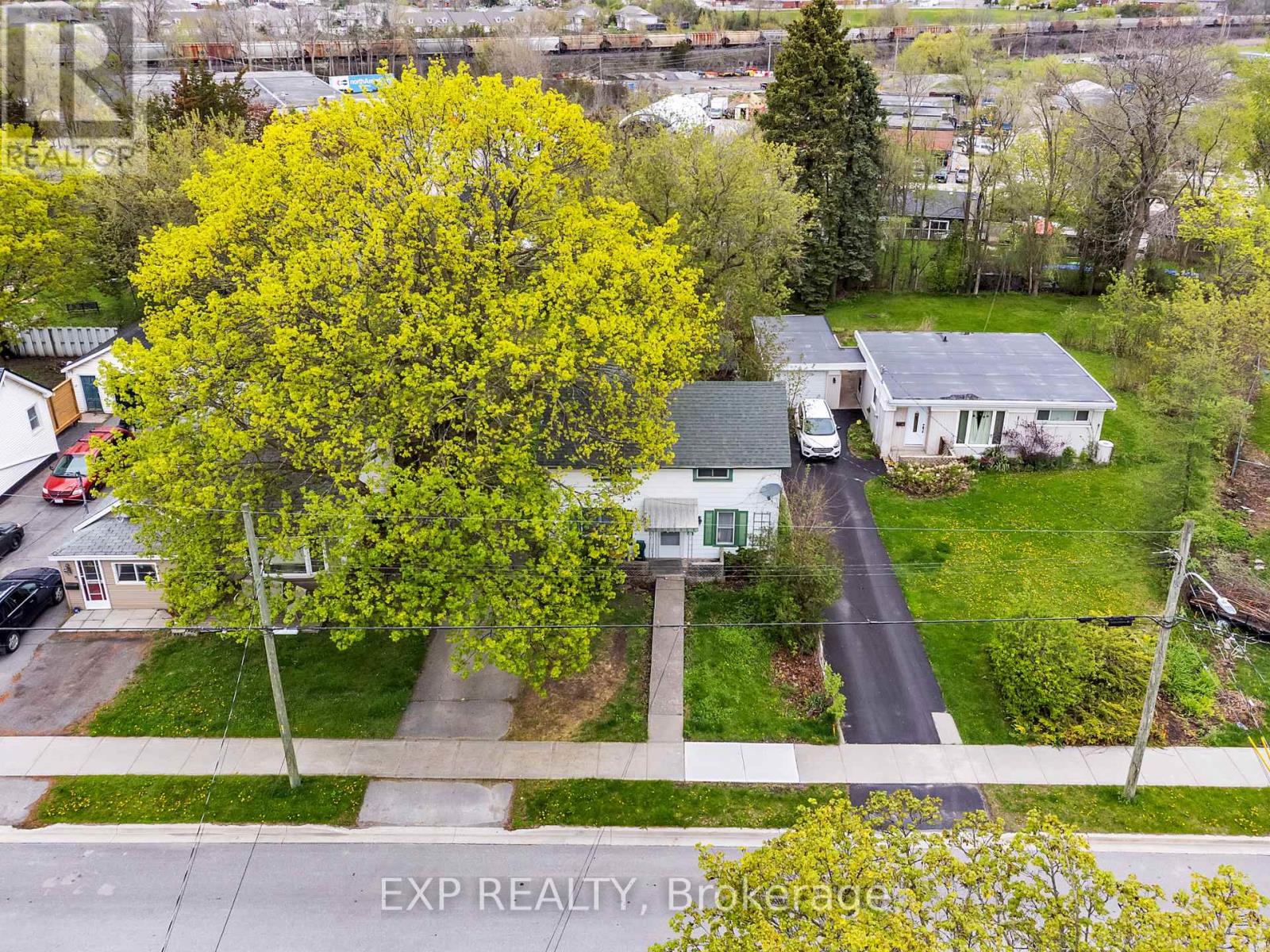 Photo 23 of 45 Purdy Street, Belleville ON