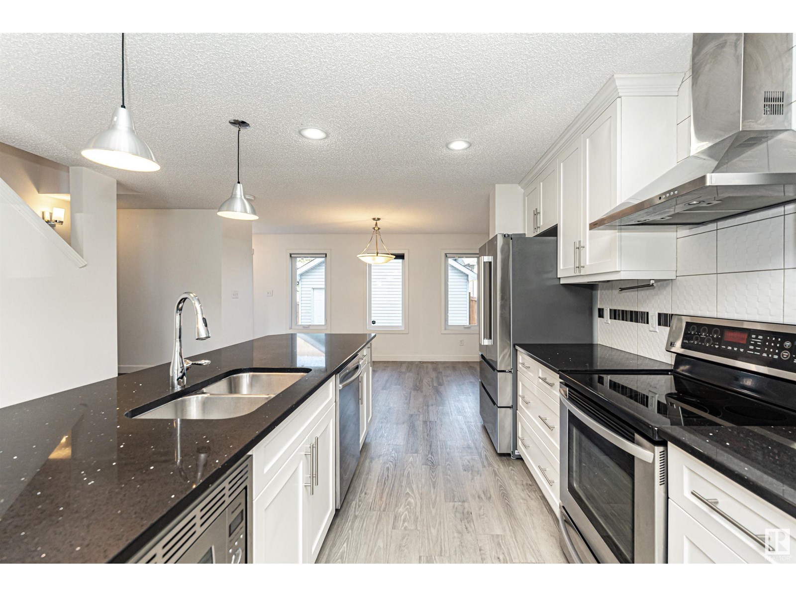 Photo 12 of 548 178 A St Sw, Edmonton AB