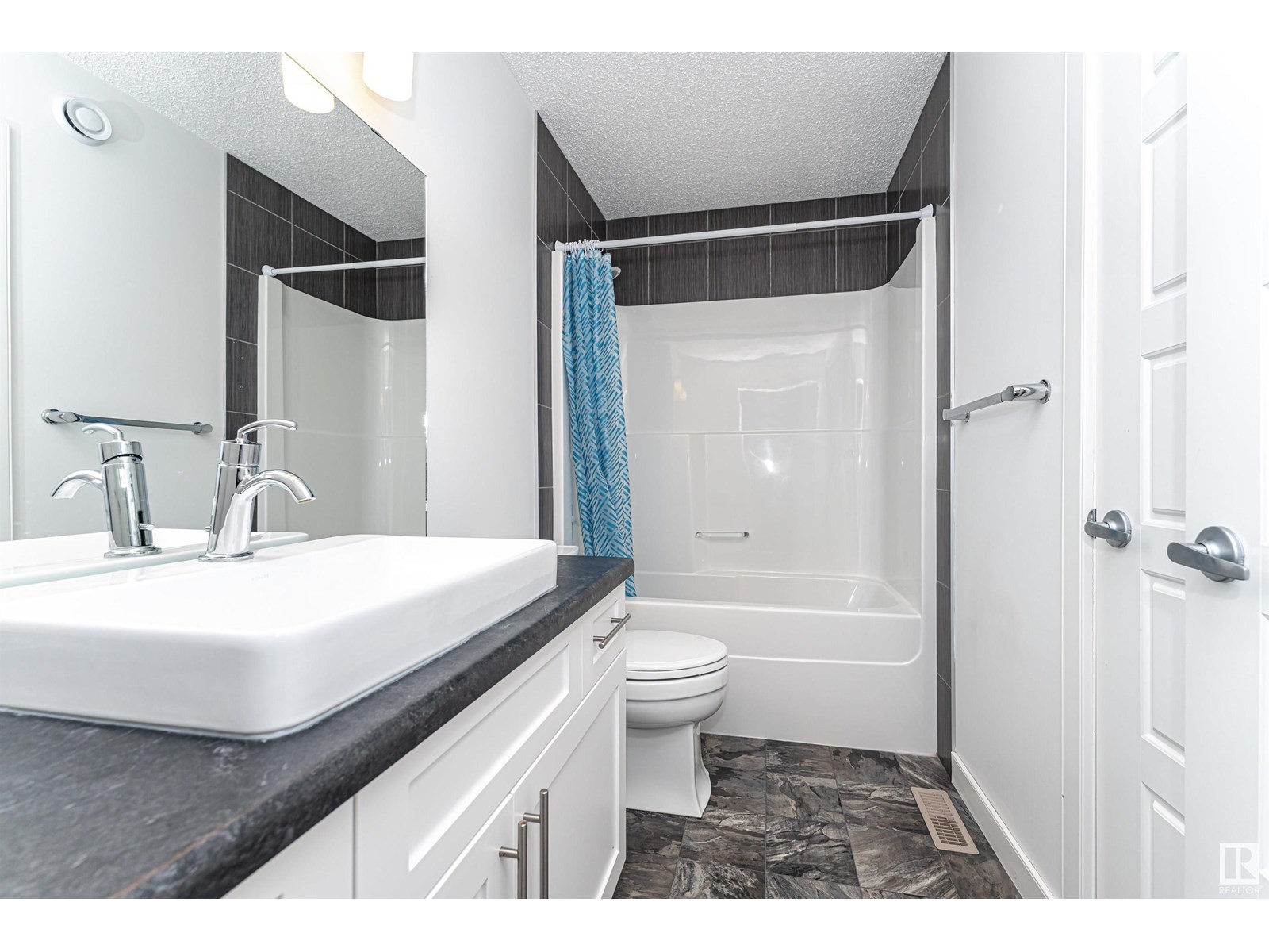 Photo 26 of 548 178 A St Sw, Edmonton AB