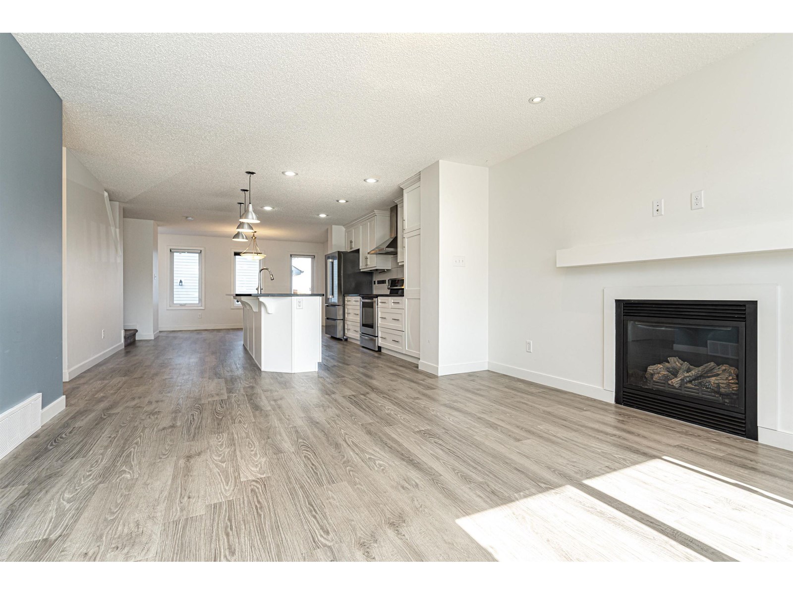 Photo 8 of 548 178 A St Sw, Edmonton AB