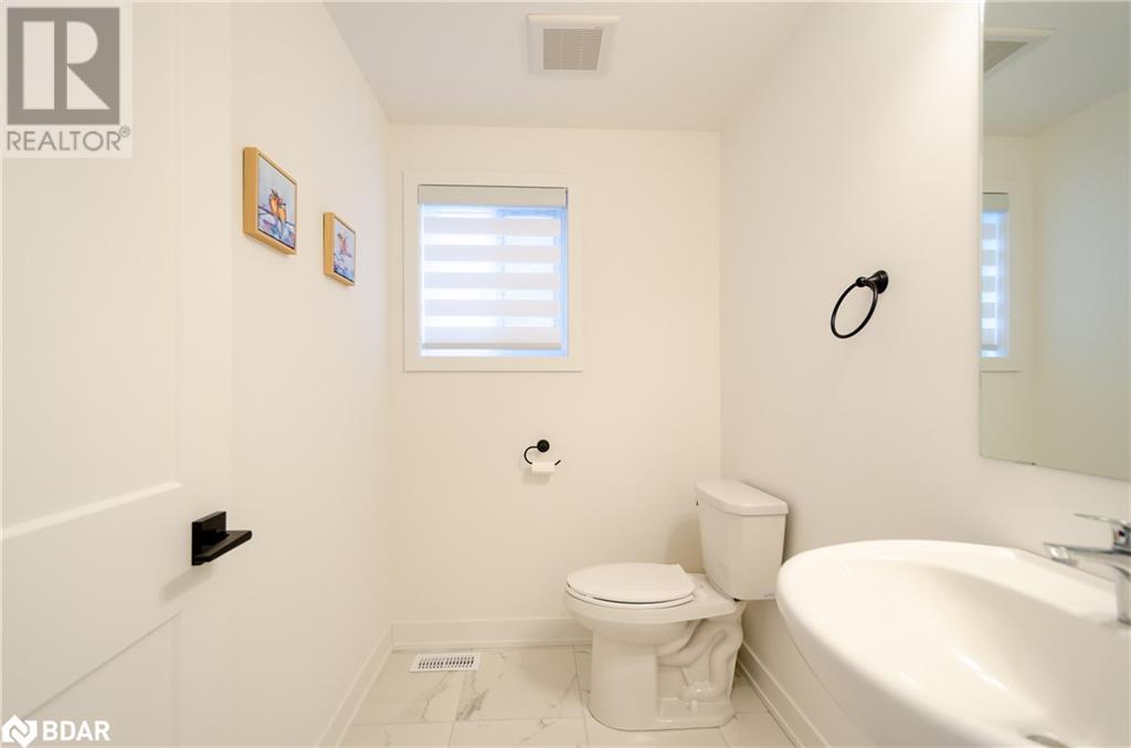 Photo 14 of 70 Shipley Avenue, Collingwood ON