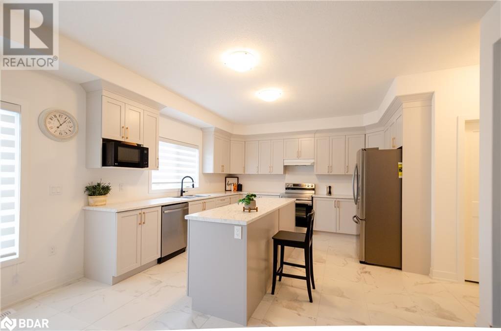 Photo 9 of 70 Shipley Avenue, Collingwood ON