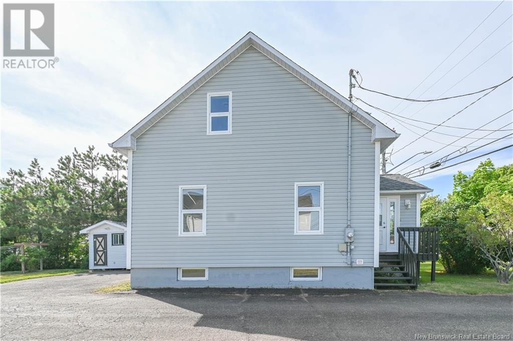 Photo 3 of 225 De Leglise Avenue, Shippagan NB
