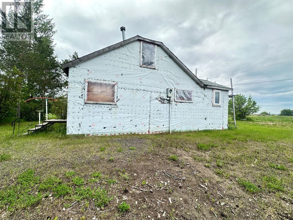 106 2 Street W - Photo 2 of 4, Waseca, Saskatchewan
