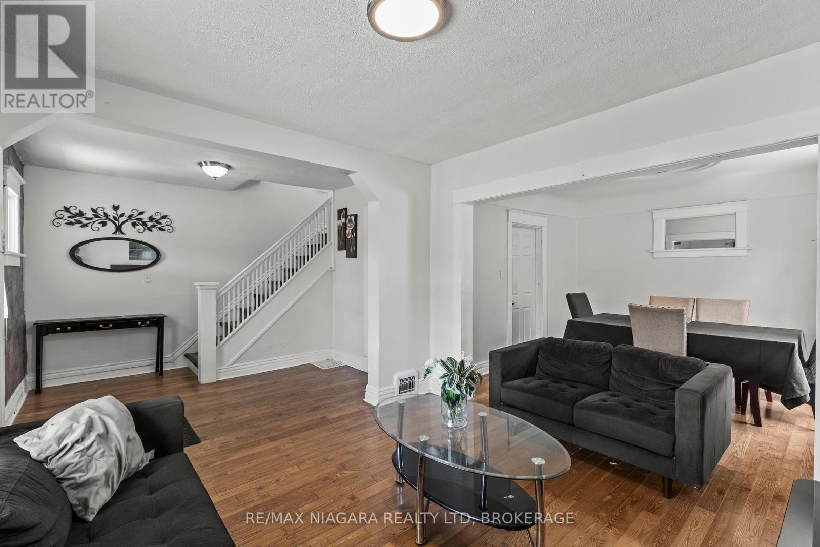 Photo 12 of 4515 Ferguson Street, Niagara Falls ON