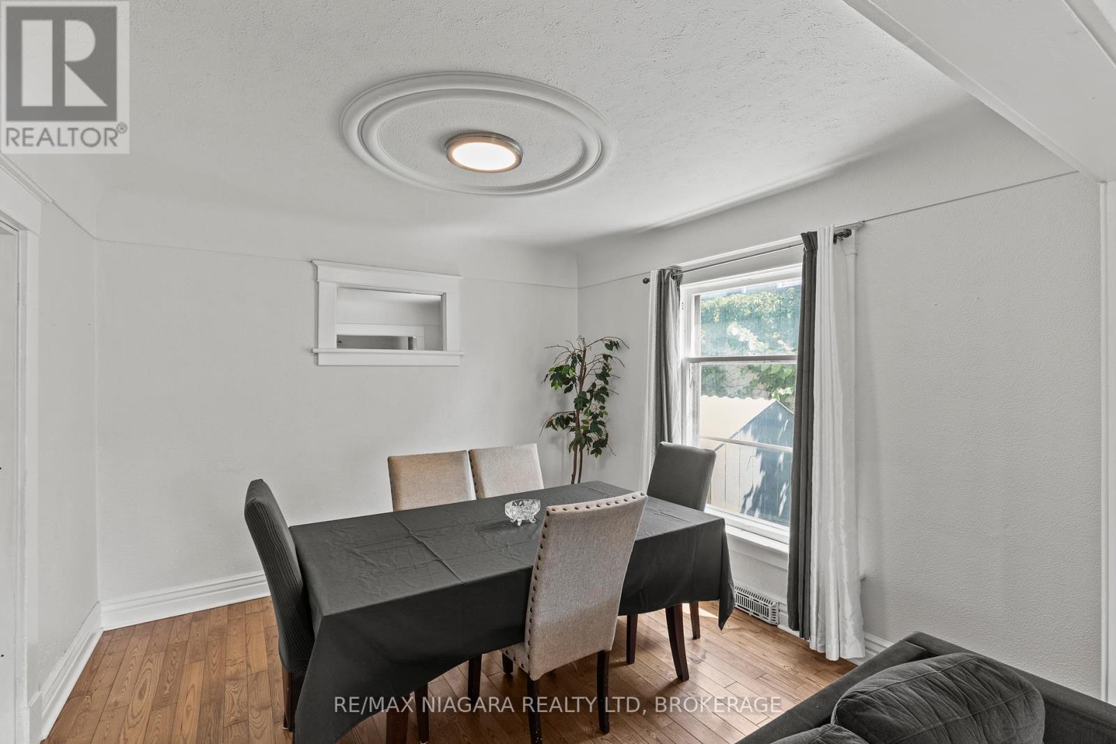 Photo 17 of 4515 Ferguson Street, Niagara Falls ON