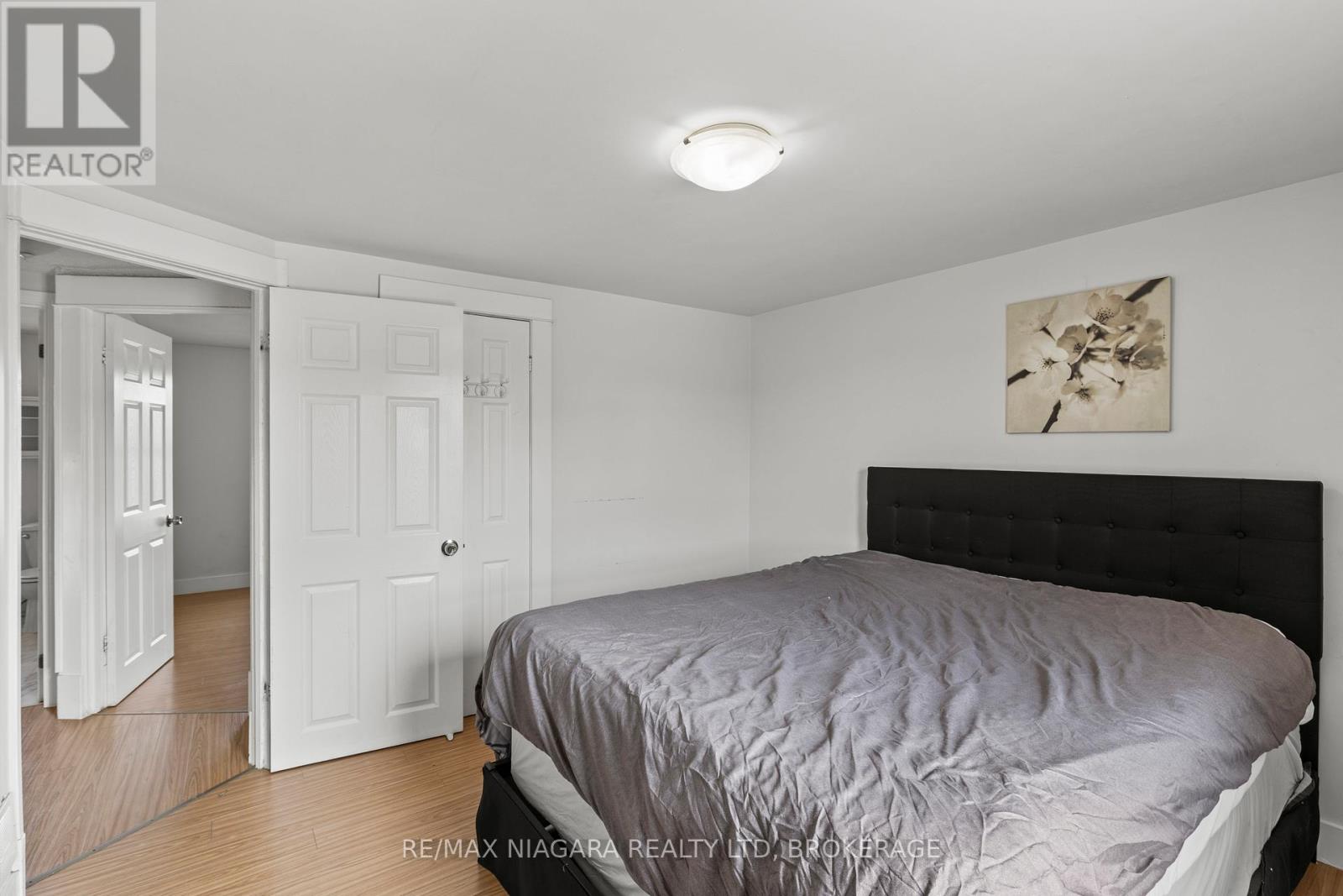 Photo 20 of 4515 Ferguson Street, Niagara Falls ON