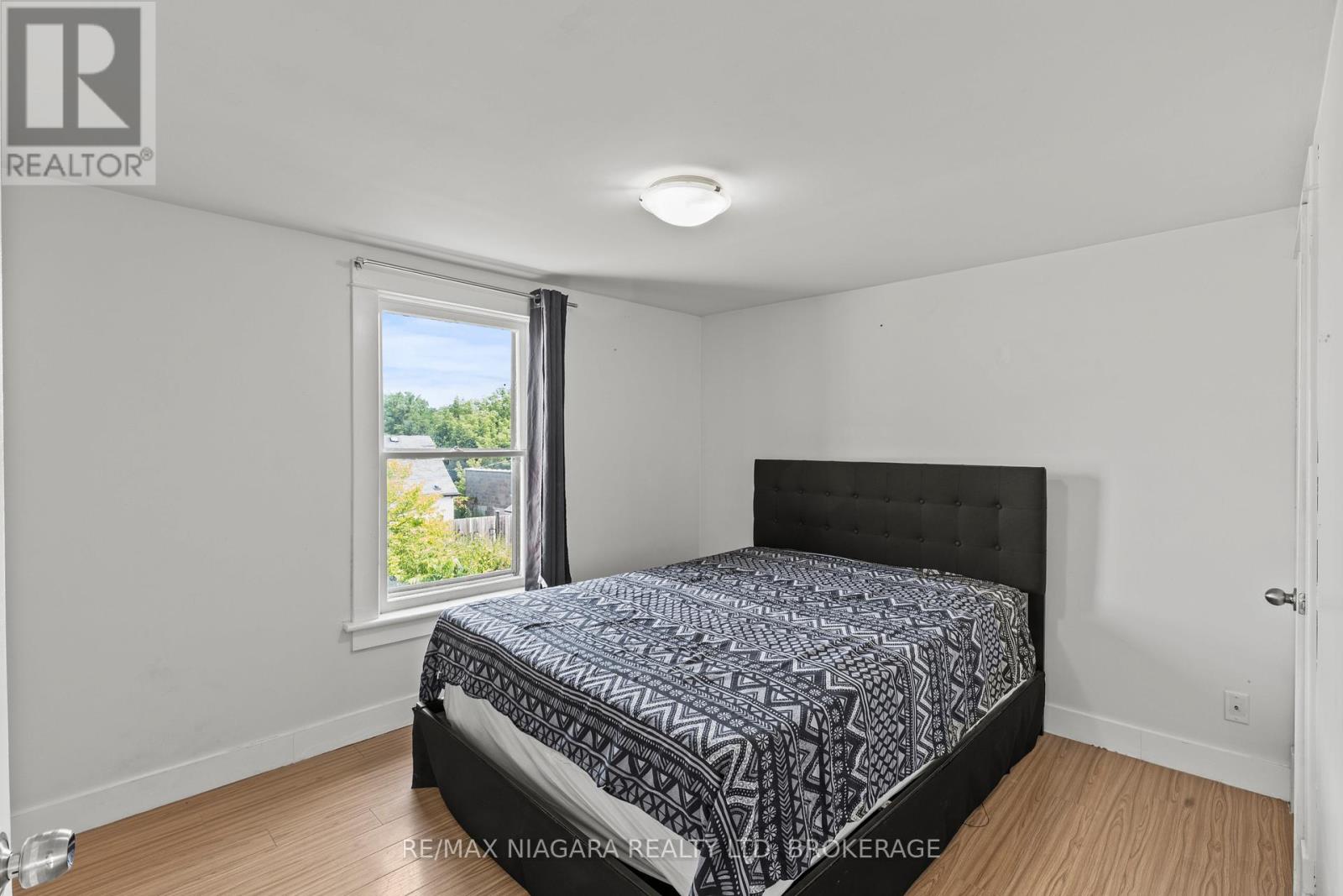 Photo 21 of 4515 Ferguson Street, Niagara Falls ON