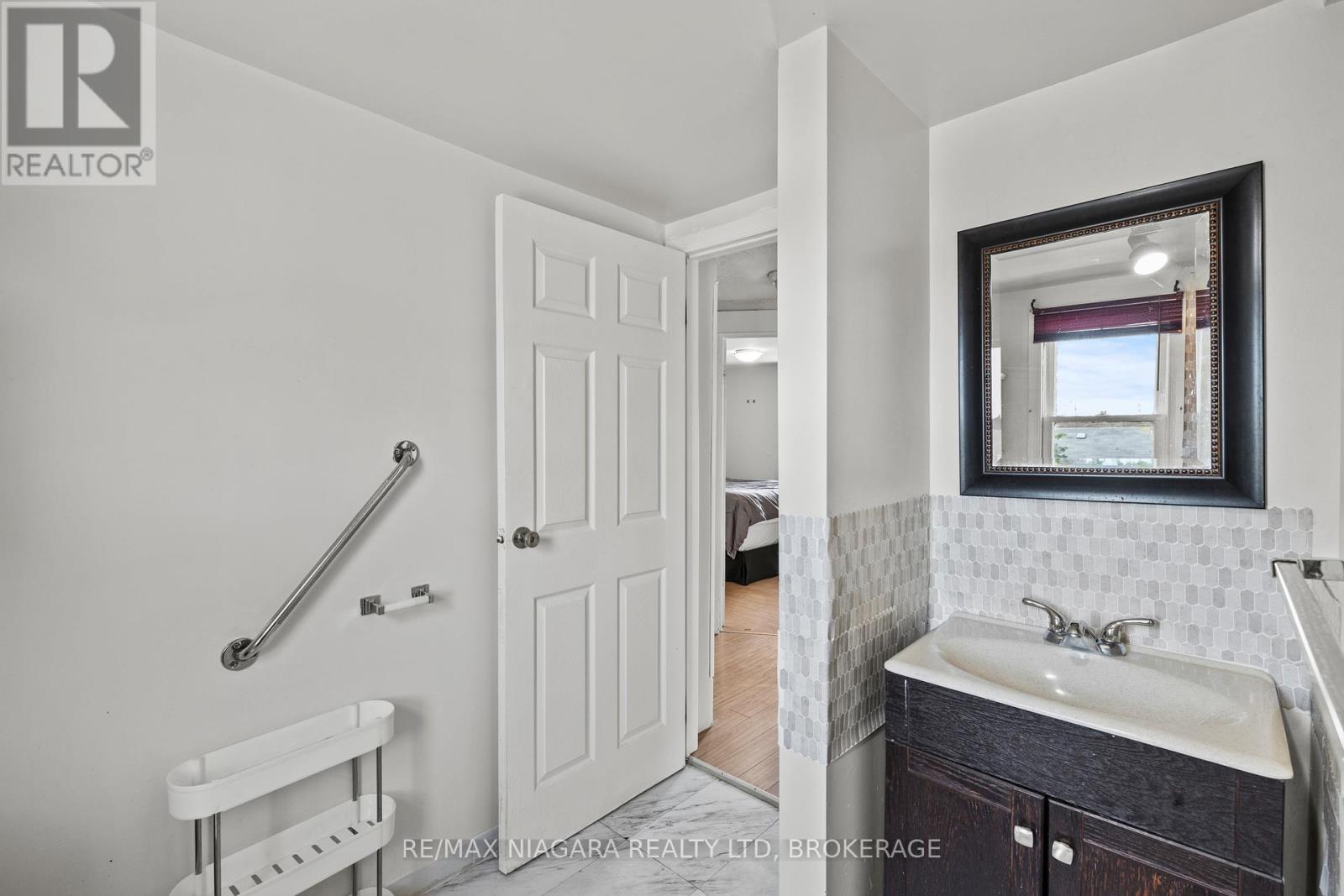 Photo 25 of 4515 Ferguson Street, Niagara Falls ON