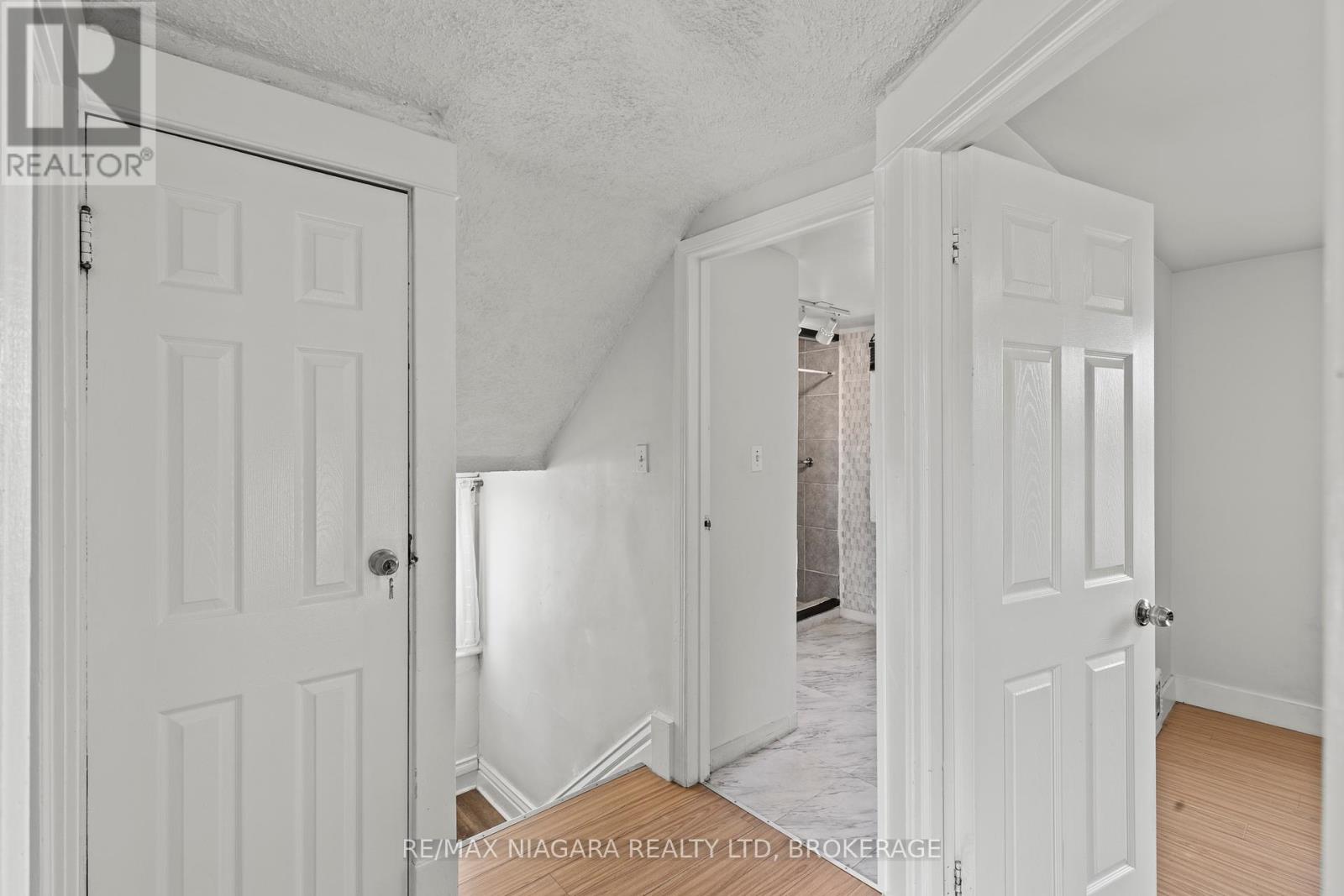 Photo 27 of 4515 Ferguson Street, Niagara Falls ON